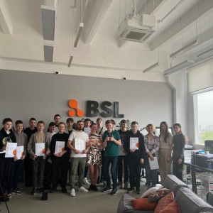 Наши резиденты проходят стажировку в IT-компании BSL - КИБЕРшкола программирования для детей, компьютерные курсы для школьников, начинающих и подростков - KIBERone г. Арсеньев